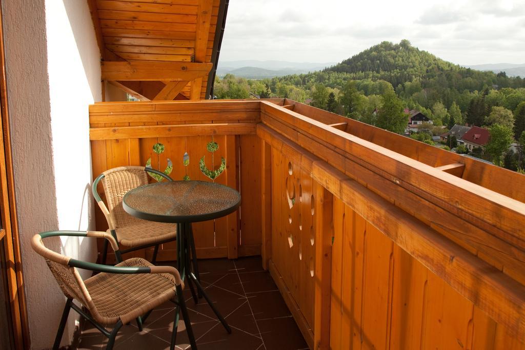 カルパッチSzafir Karkonoszyアパートメント 部屋 写真